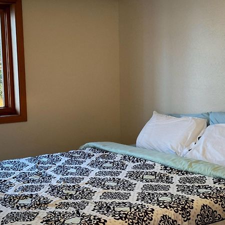 Amazing Oceanview 2 Bedroom Oceanfront! By Oceanviewhottubs Shelter Cove, Ca Tesla Ev Station Екстер'єр фото