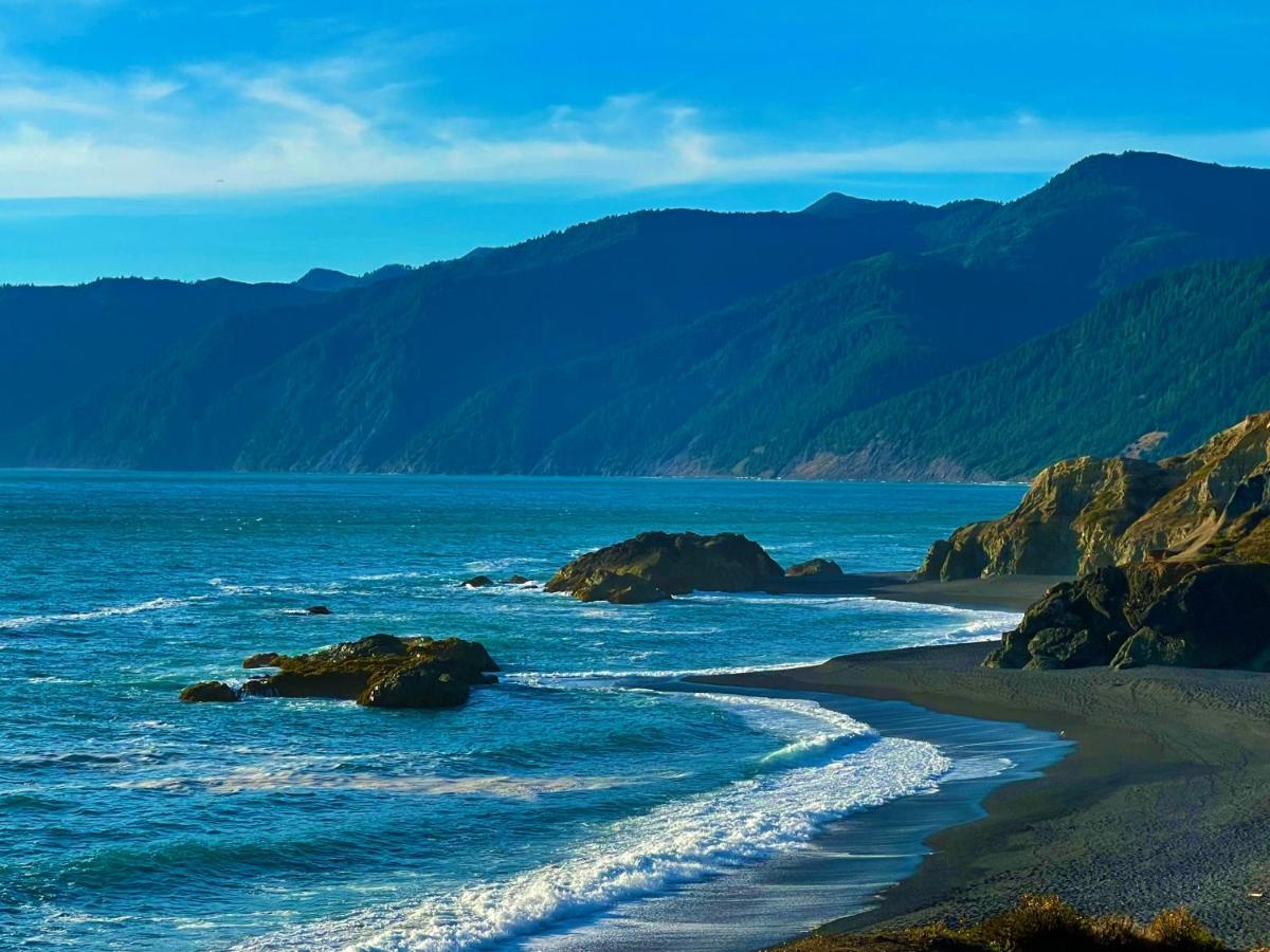 Amazing Oceanview 2 Bedroom Oceanfront! By Oceanviewhottubs Shelter Cove, Ca Tesla Ev Station Екстер'єр фото