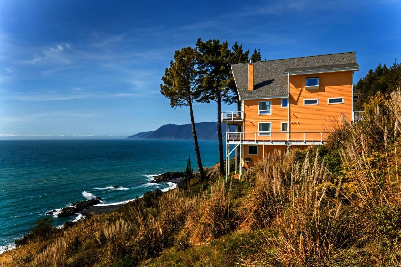 Amazing Oceanview 2 Bedroom Oceanfront! By Oceanviewhottubs Shelter Cove, Ca Tesla Ev Station Екстер'єр фото